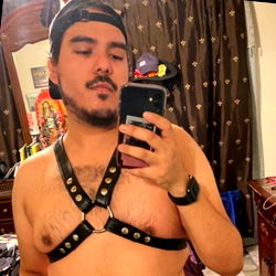 Onlyfans Model Bernardo Cacho Shows Off Bondage Gear