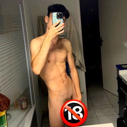 French Dick - OnlyFans Model