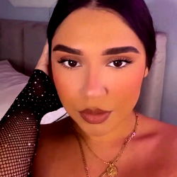 Onlyfans Model in Bikini Shot