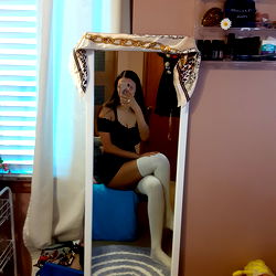 Ahri Sparkle in a Mirror