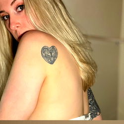 โฃ๏ธ SARAH BEER โฃ๏ธ photo