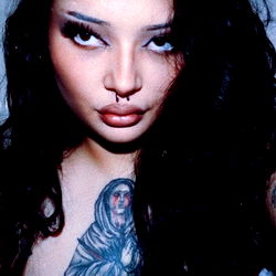 Valentina Deville: A Model's Perspective