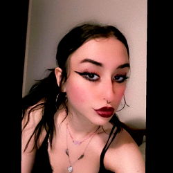 Lily Ann White - OnlyFans Model