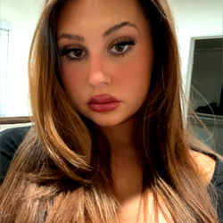 Halo Brat, a striking OnlyFans model