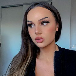 Danielle - Stunning OnlyFans Model