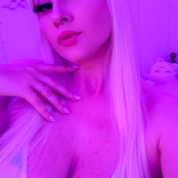 MaskedWaifu's OnlyFans Photos