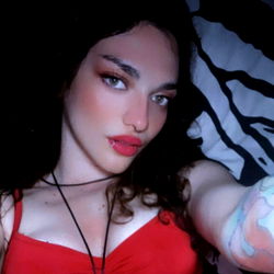 OnlyFans Model Tamara Lane Sharing Intimate Moments on Social Media