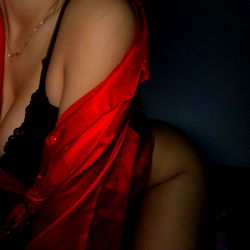Alluring OnlyFans Model Alostbabygirl in Racy Lingerie and Scarlet Dress