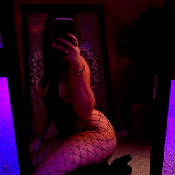 Stunning Amber Eve, a Professional OnlyFans Model