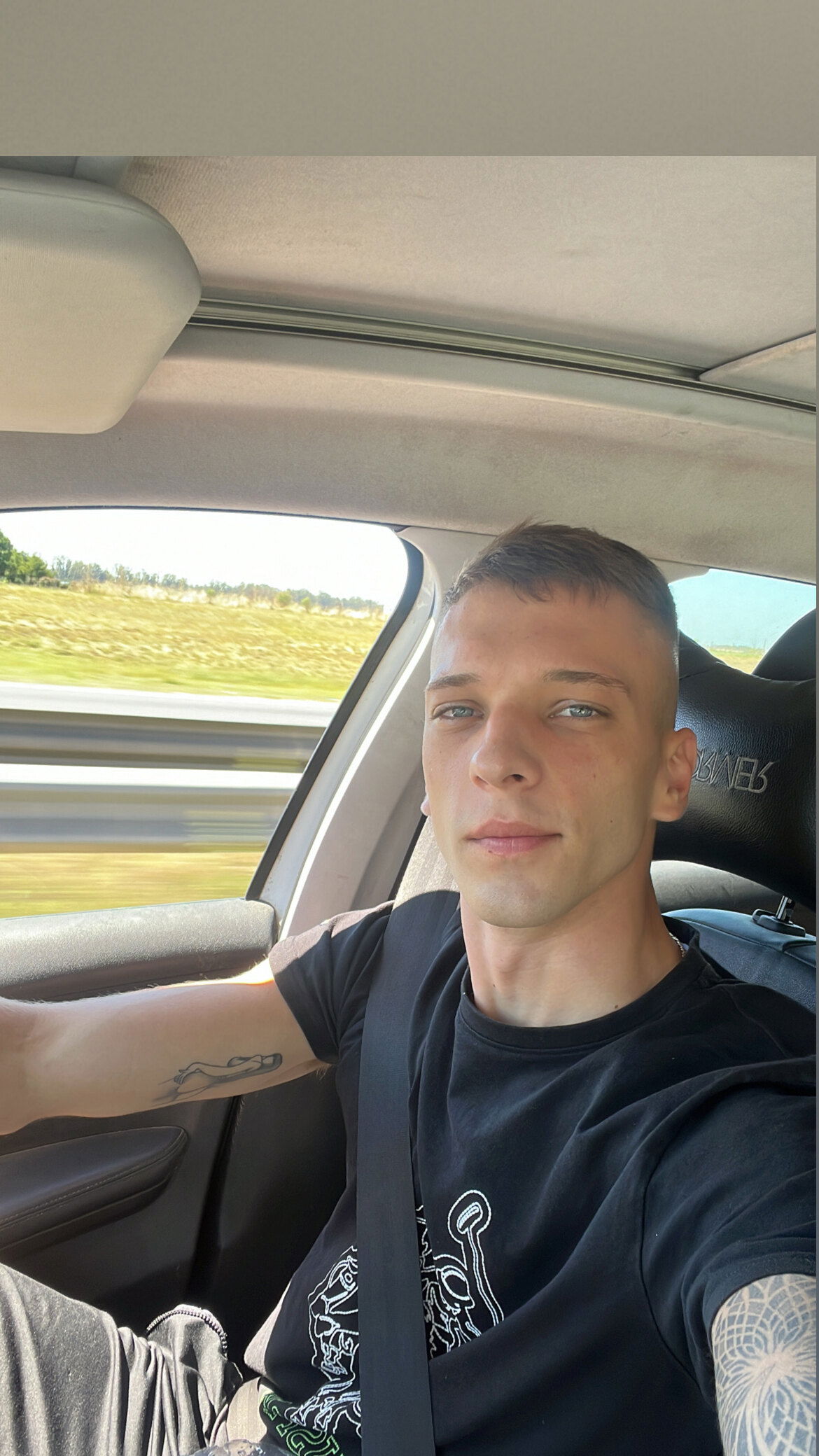 𝕓𝕝𝕠𝕟𝕕𝔾𝕪𝕘𝕝𝕚 photo