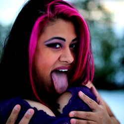 Curvy and Fun Model From Massachusetts