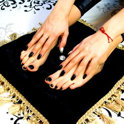Arabella Shiny: Professional Manicure Services