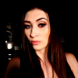 Angelina Diamanti photo