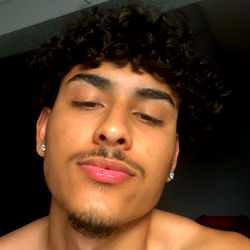 Model Name: 𝓐𝓵𝓫𝓮𝓻𝓽 𝓔𝓼𝓬𝓭𝓸𝓮𝓣𝓮