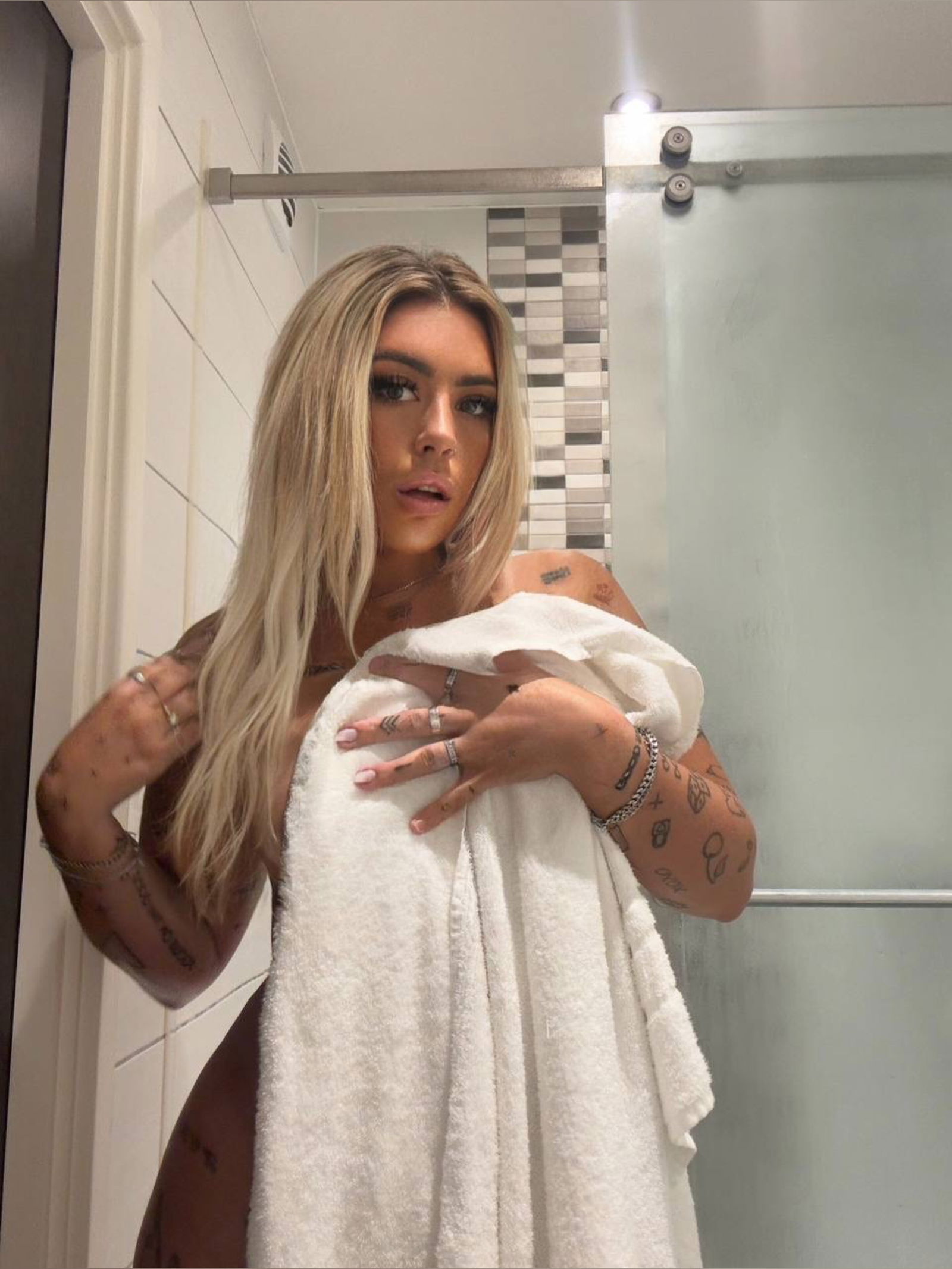 ❤️‍🔥 𝑴𝑰𝑺𝑺 𝑿𝑿𝑿 𝑳𝑬𝑬 ❤️‍🔥 photo