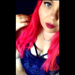 Ally Ann, a colorful and confident influencer.