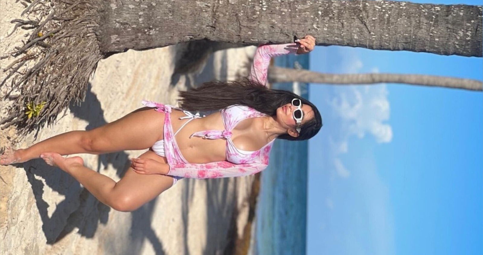 Ariana Mora 🍇 photo