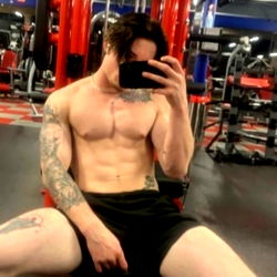 Onlyfans Model in Gym