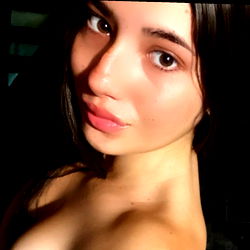 Yazmin, a stunning model for OnlyFans