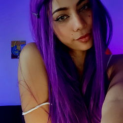 Alluring Avant-Garde Model Evy Ana