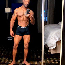 Mahogany Lust Showcases His Fitness in a Mirror Selfie