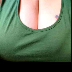 Arsinix, the Fascinating OnlyFans Model from A Place