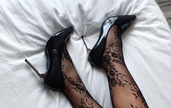 Goddess Azul 🦋💍🌹 Femdom | Findom photo