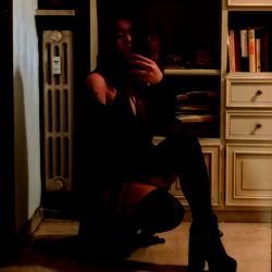 Intimate and Mysterious OnlyFans Model Photo