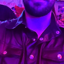 NyclthrmanXXX's Chicago Bar Selfie