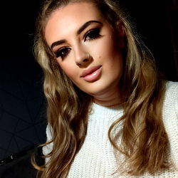 Model Photos: Queenie, Model for OnlyFans