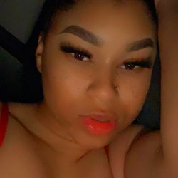 Intimate Moment with OnlyFans Model Liv Fatale 💋