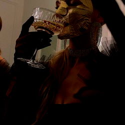 Model Photo of Damn Queen