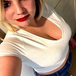 Emily Bear, Alabama's OnlyFans Model