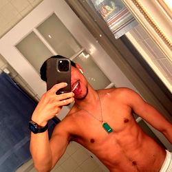 Fitness Enthusiast ANDRES Sharing His Routine