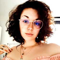 Leah Von Noire photo