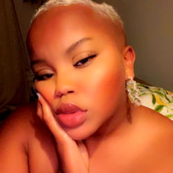 AshLee 🦋💕 photo