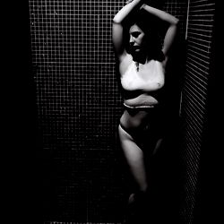 Intriguing Bathroom Scene Featuring OnlyFans Model Midnight_Moxxi