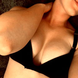 OnlyFans Model Alivia Bennett Shares Her Latest Lingerie Look