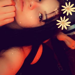 Model: Allie, Flower Crown & Daisy Chain