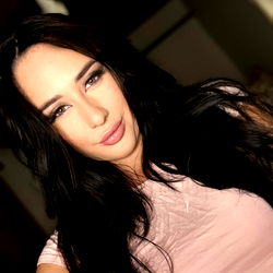 Angelina - OnlyFans Model Photo