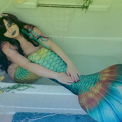 ActualNakedMermaid photo