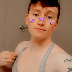 OnlyFans Model Caps Captures a Moment in His Day-to-Day