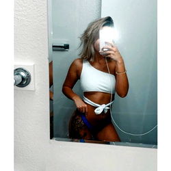 Model Photo with Onlyfans Model Brittbritt