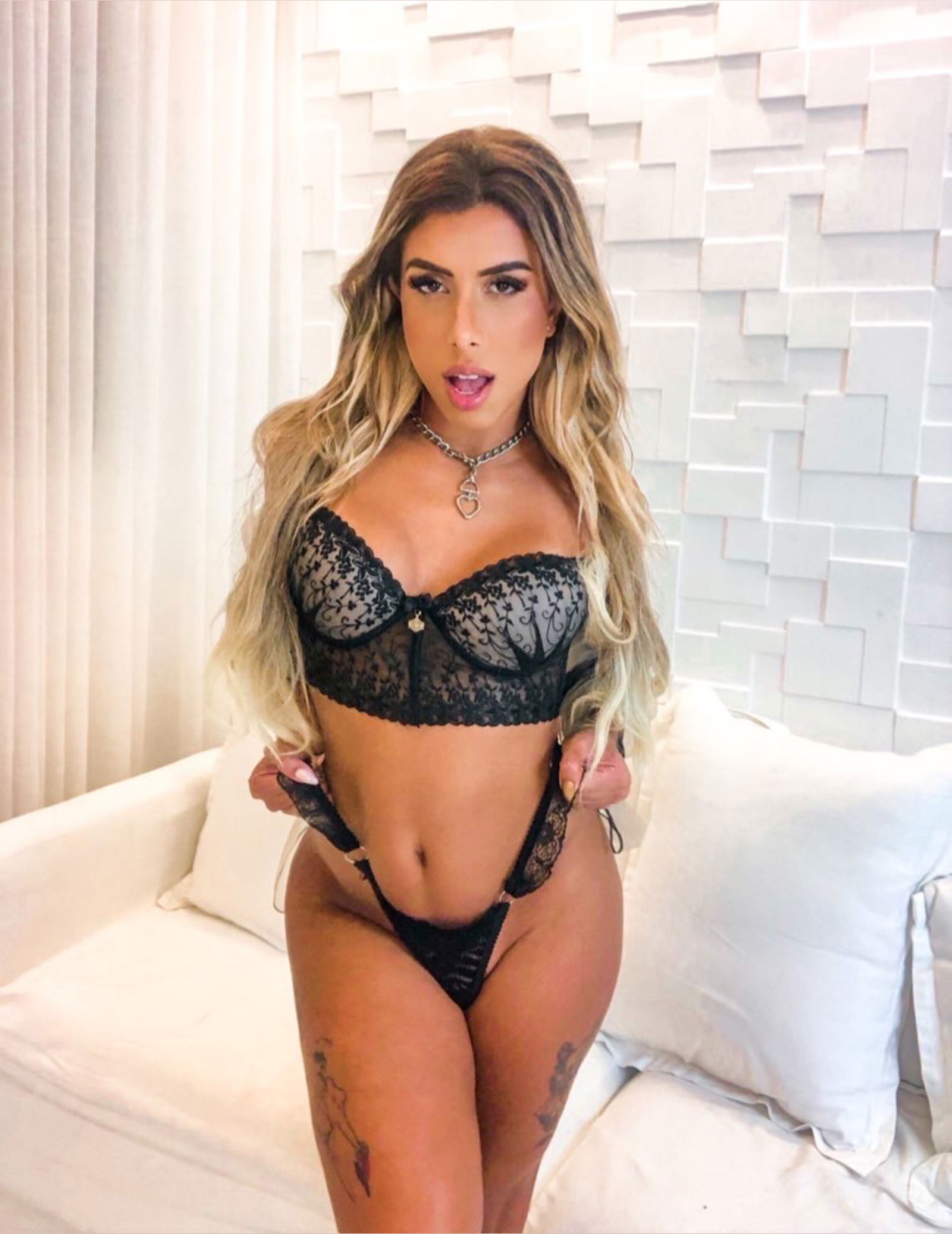 Wanessa Lobato - Naughty Girl TS photo