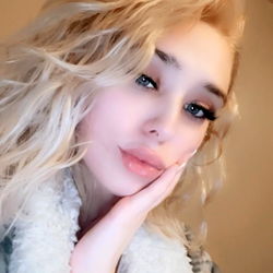 Autumn Starr - Ohio Model with Blonde Hair and Blue Eyes