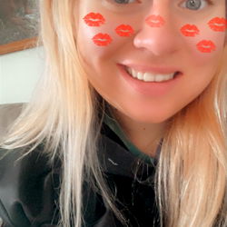 MILF Baby Smiling Selfie