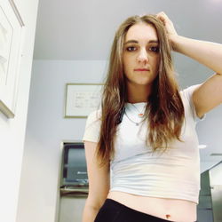 Onlyfans Model Ari in Crop Top
