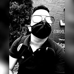 Model Andres Jaimes in an urban setting