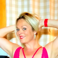 Hotwifemarie VIP: UK Model with Stylish Poses