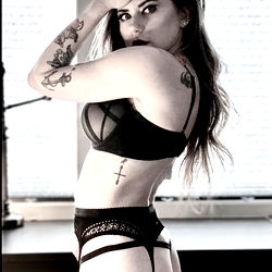 Fashion-forward model Alara Knightly